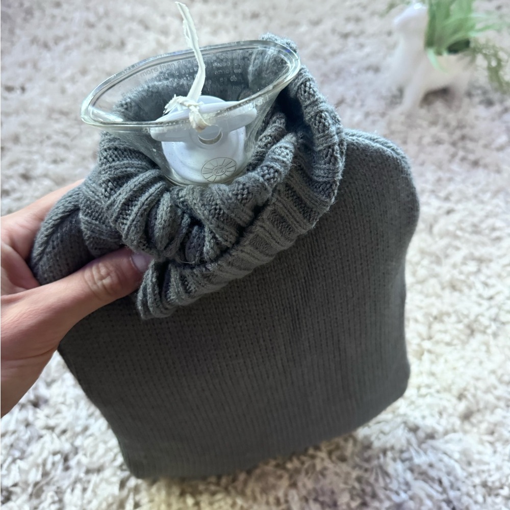 Grey knitted hot water liquor drinking stash sweater cute container bag - Picture 3 of 4